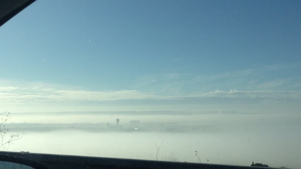 Aéroport dans le brouillard
