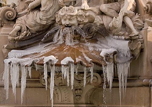 Fontaine gelée, place Castellane 