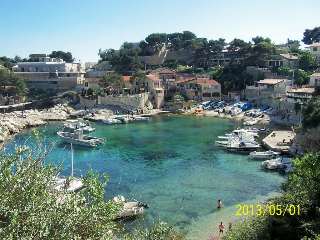 vue sur le port de niolon