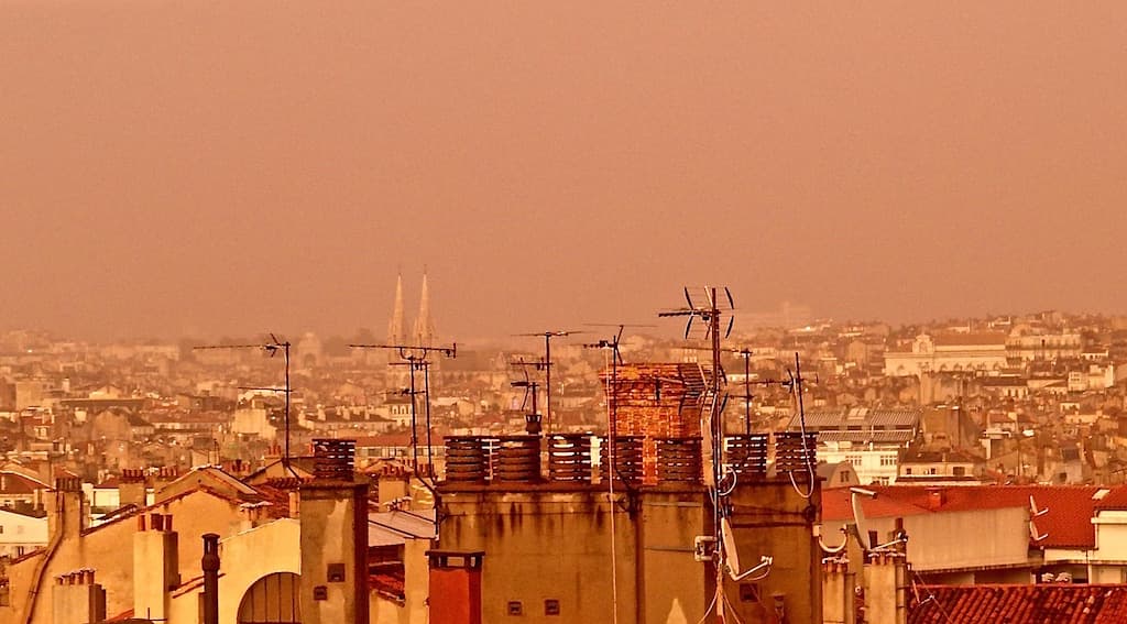 21:16 à l'est, jaune et bouché (G@tto)