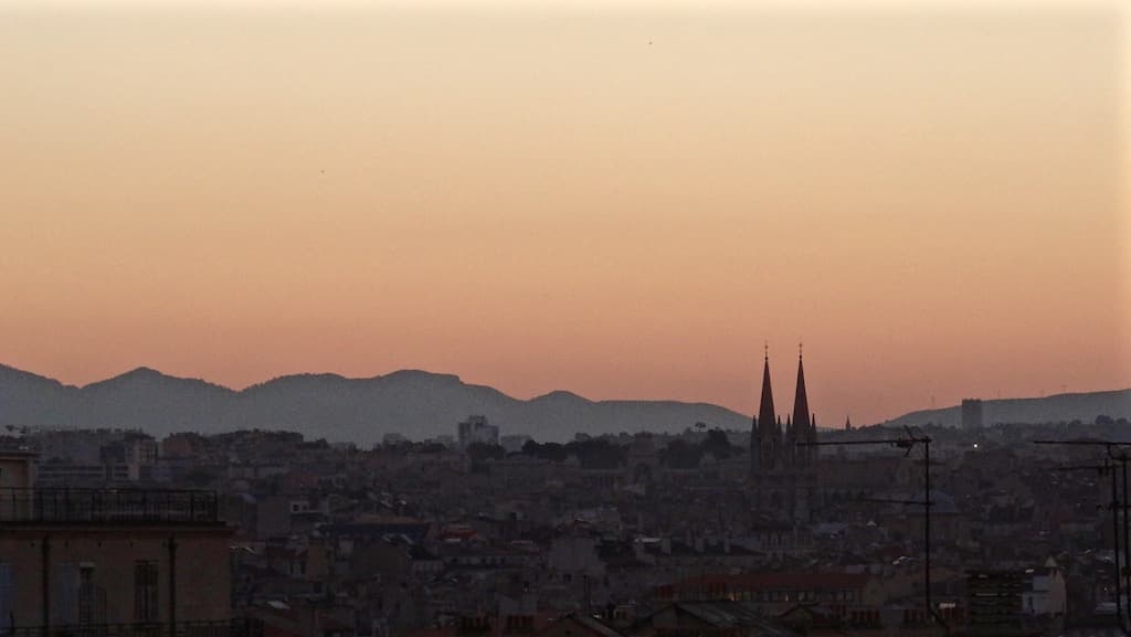 Skyline N-E à 06:07 (G@tto)