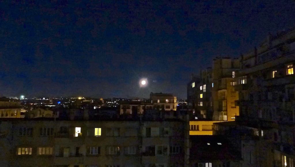 19:10 La super lune est là (G@tto)