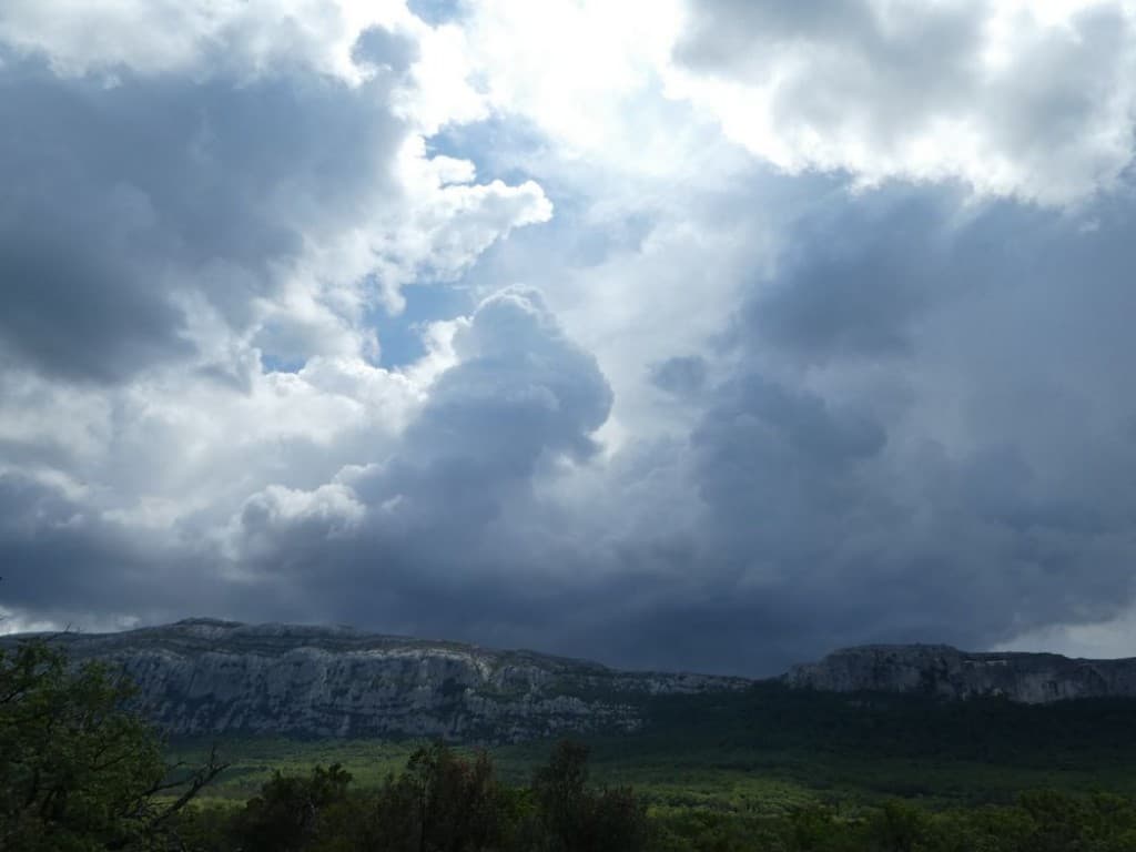 orage sur la sainte baume