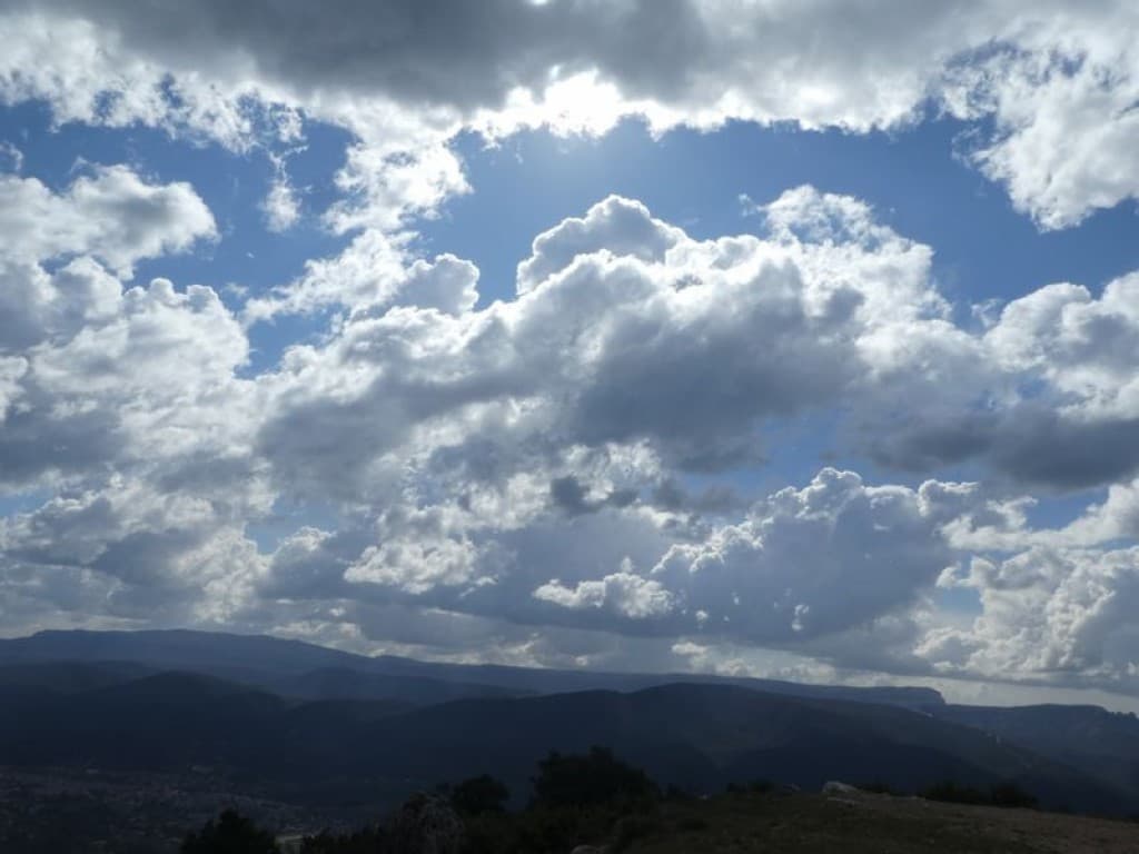des nuages sur le var hier