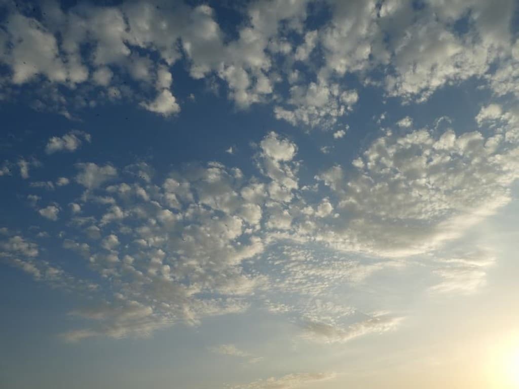 Tiens, des nuages!