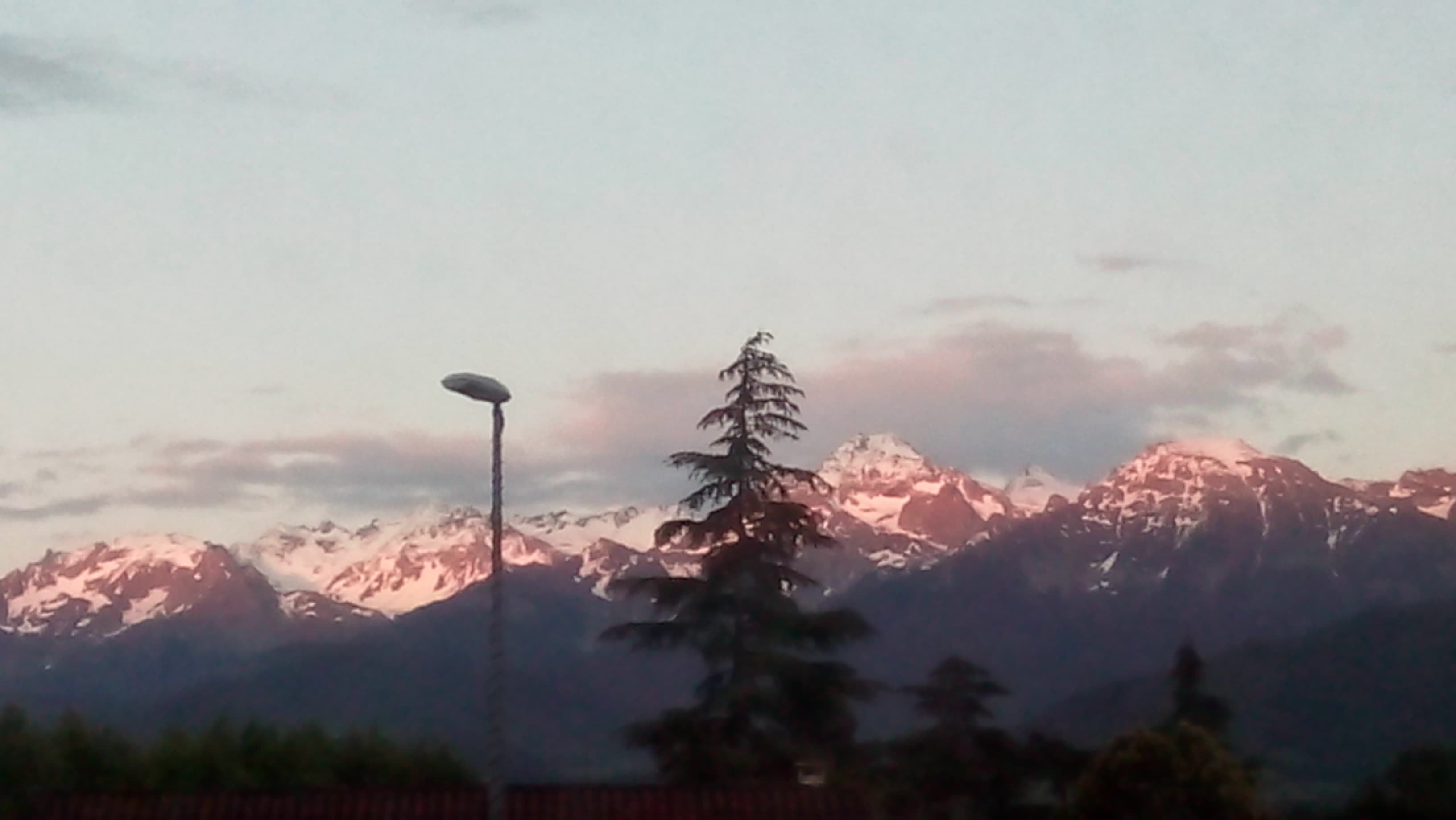 Magnifique coucher de soleil sur le massif de Belledonne