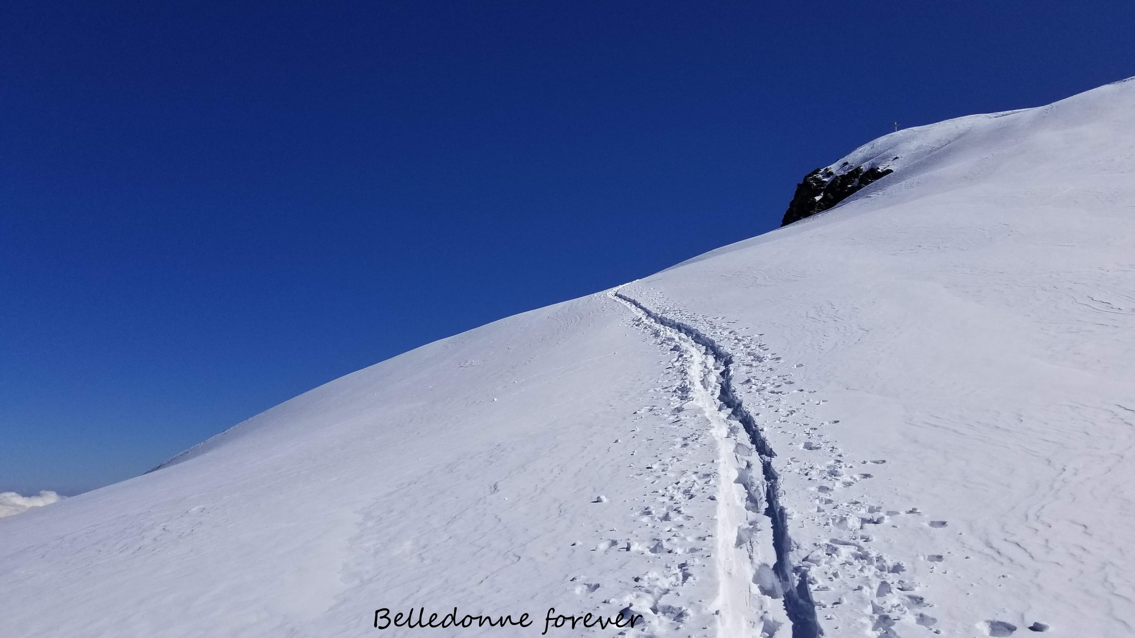 Température bien froide en montagne, encore de la neige mi avril A.P.
