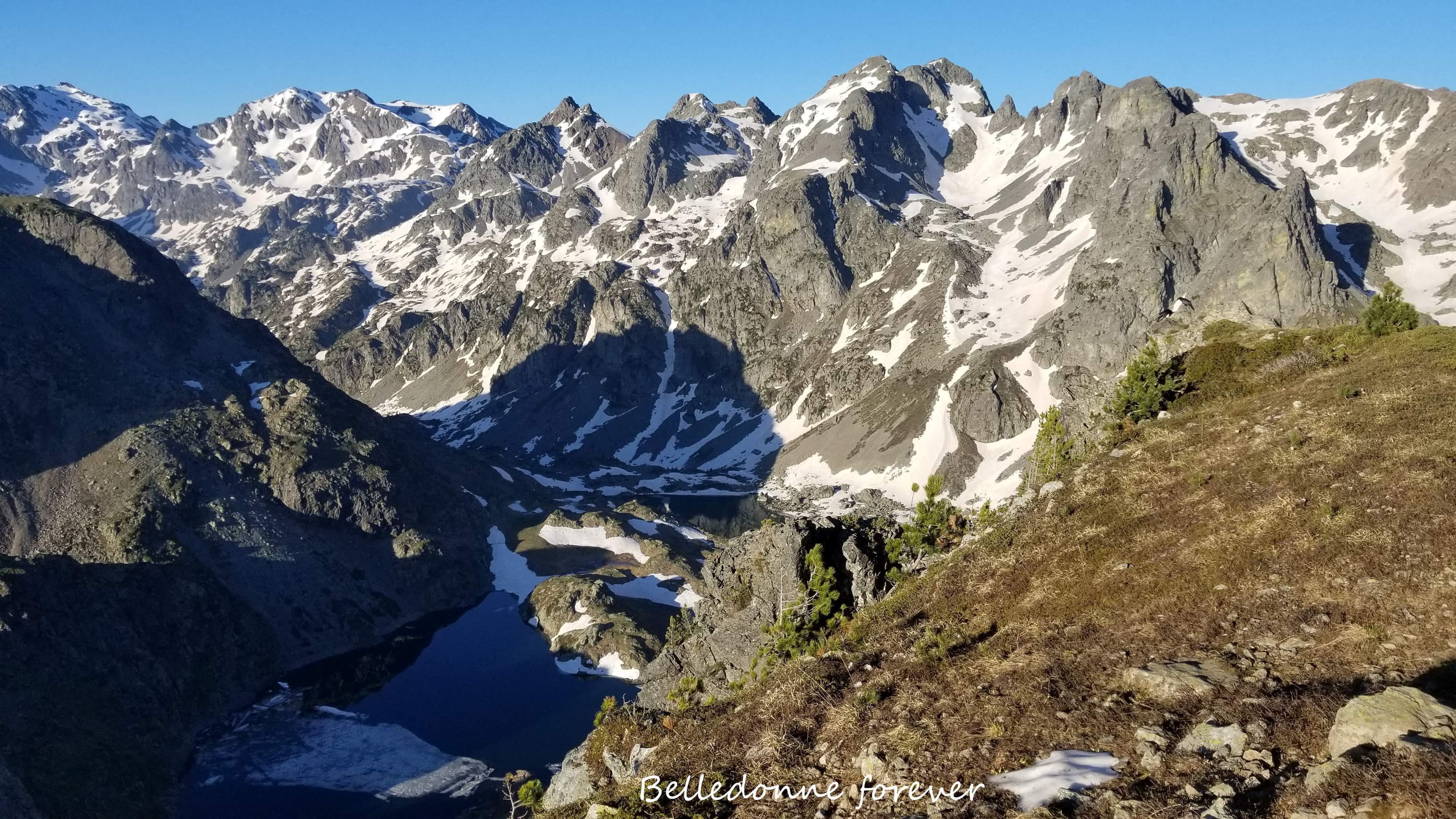 Belledonne mue, passage du Blanc au gris ... A.P.