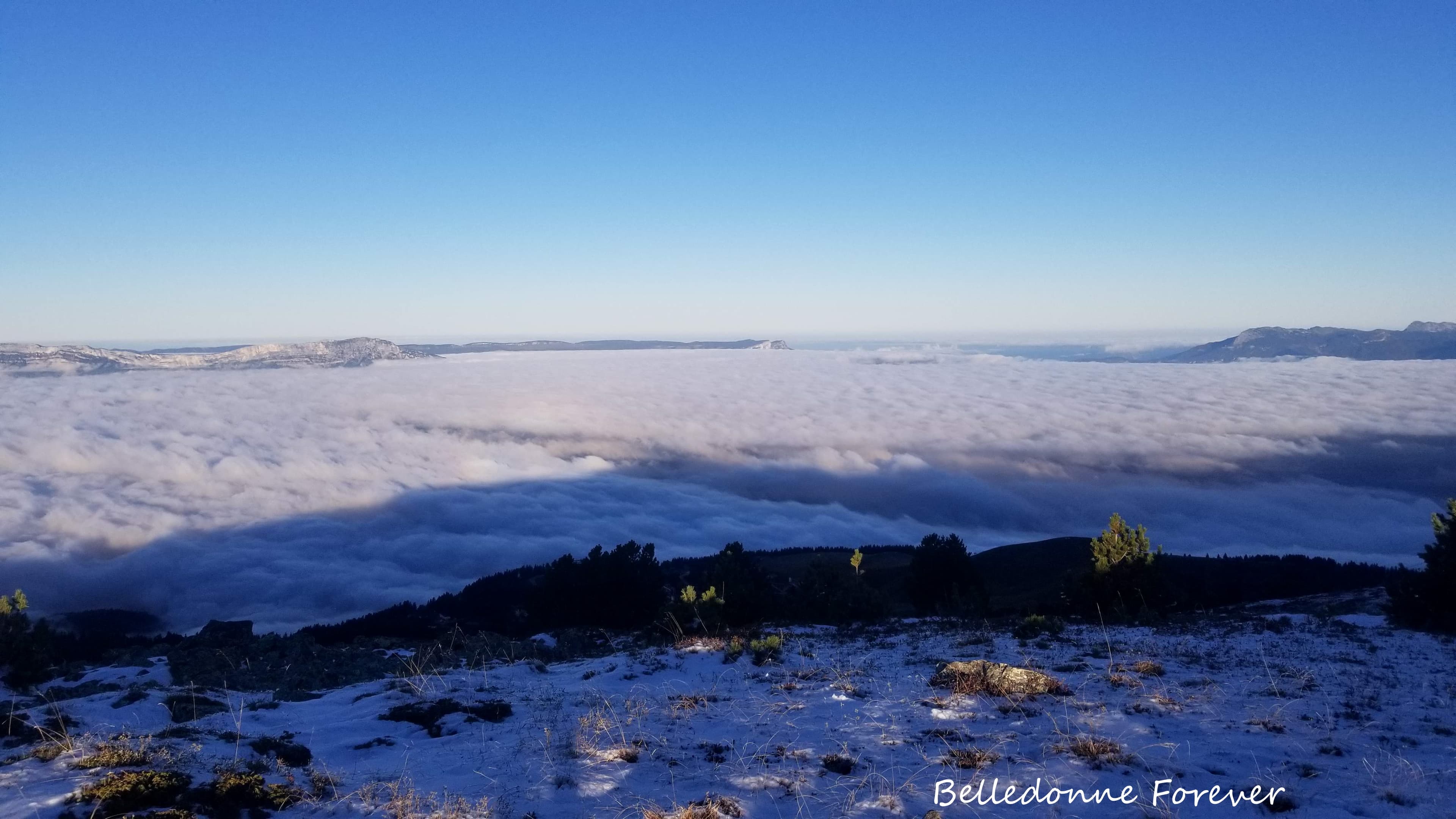 Mer de nuages sur Grenoble le matin A.P.