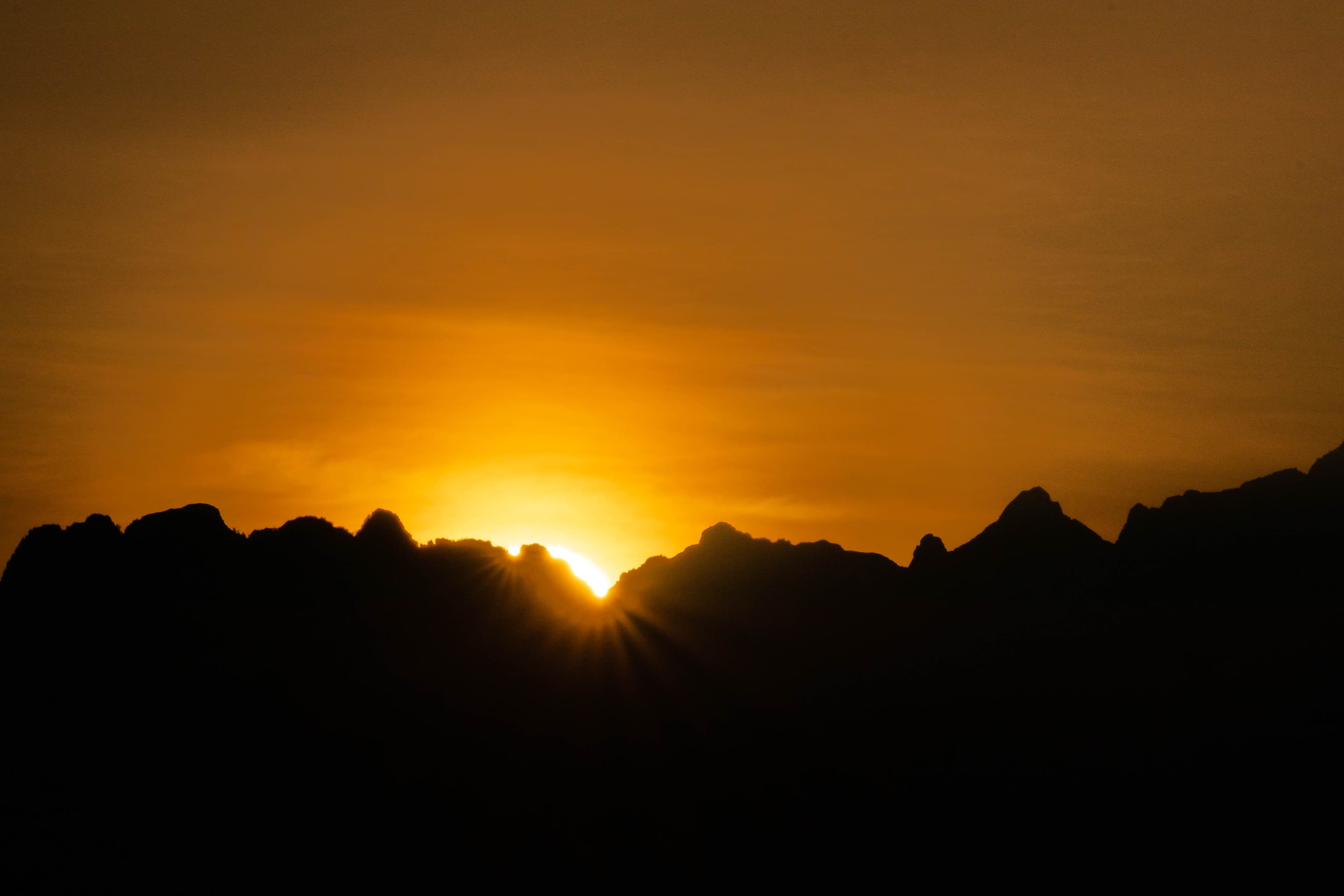 Lever de Soleil sur Belledonne