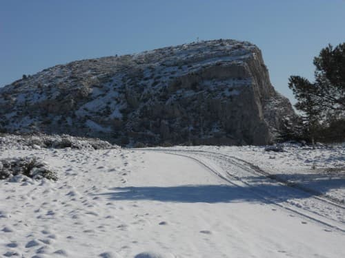 Le Garlaban tout blanc