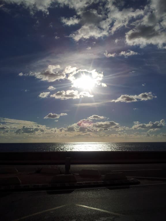 Petite pause sur la corniche