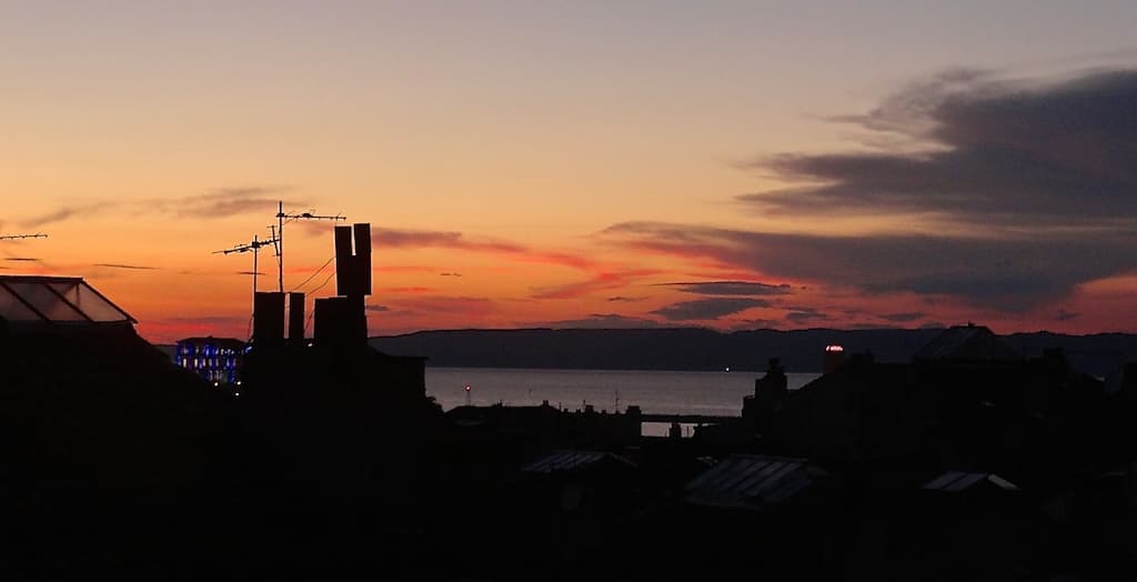 20:33 à l'ouest