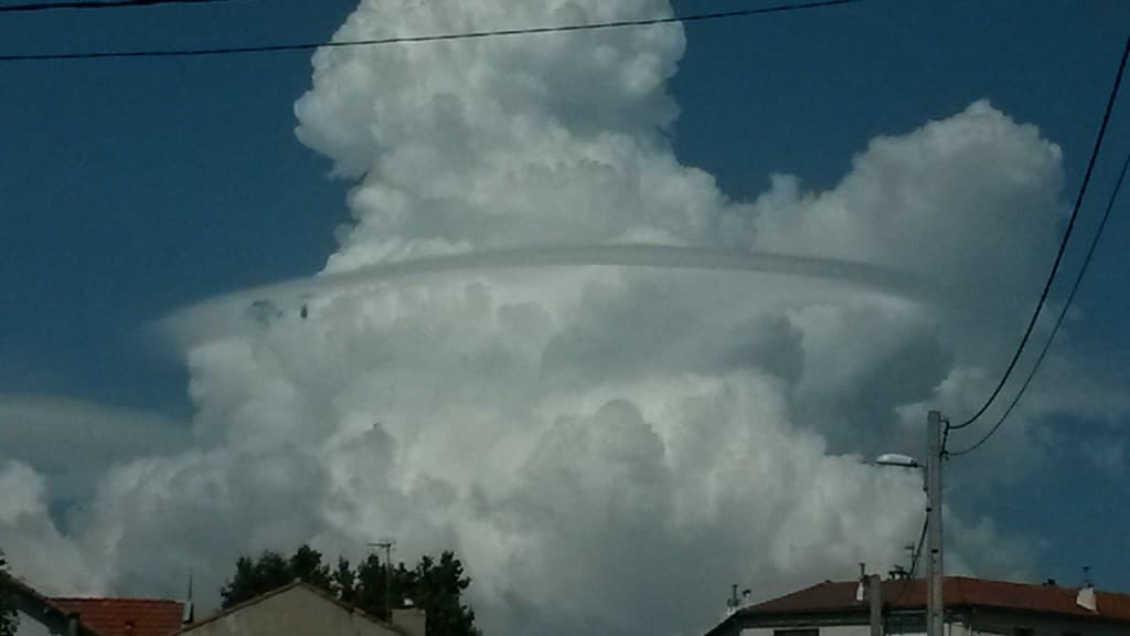 nuage bizzare