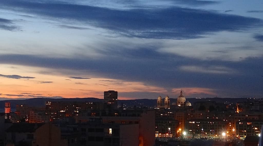 Vers le nord, à 21:09