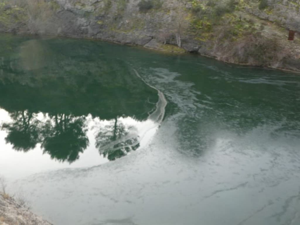 légère glace sur le barrage Zola