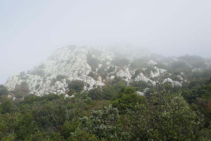 montagne de la Vautubière sous la brume, ce matin