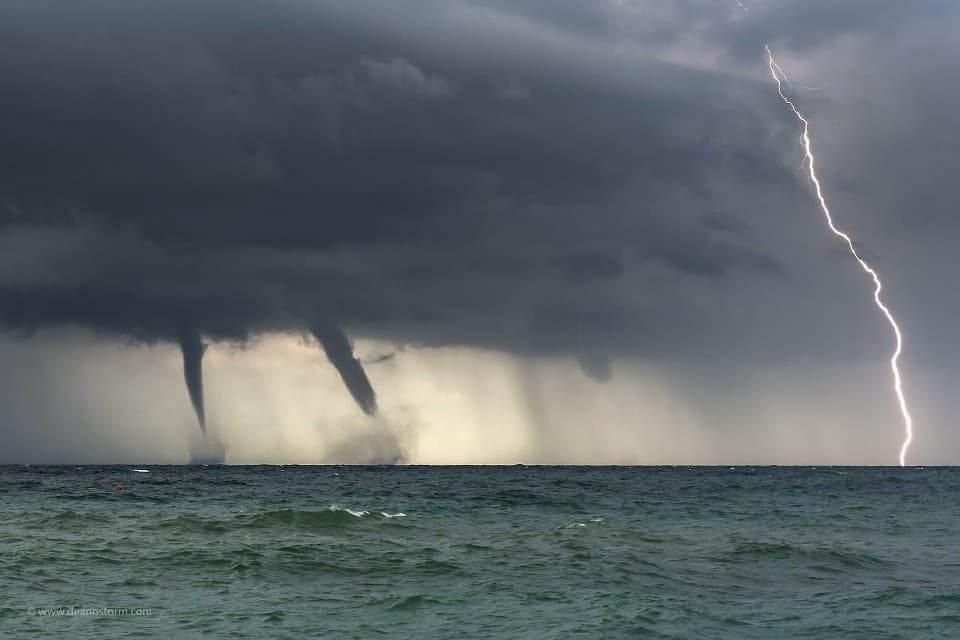 Image d'illustration pour Pourquoi y a-t-il autant de trombes marines près de Gênes ?